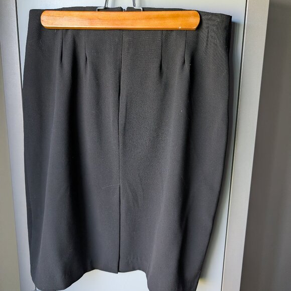 BGC black knee length business professional skirt - size 6 - Picture 1 of 4